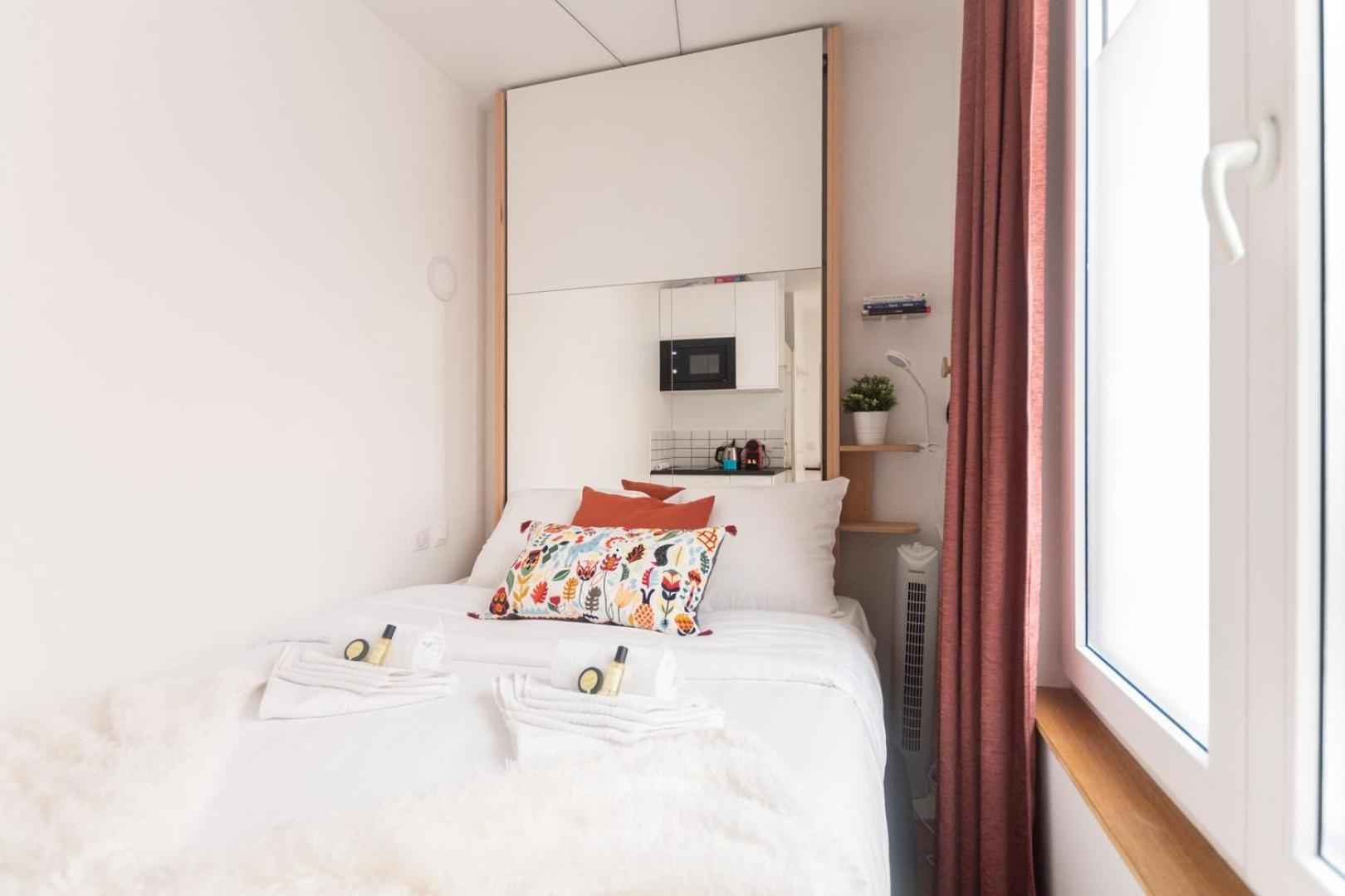 Super Mini - 2 Pax, Bed * París